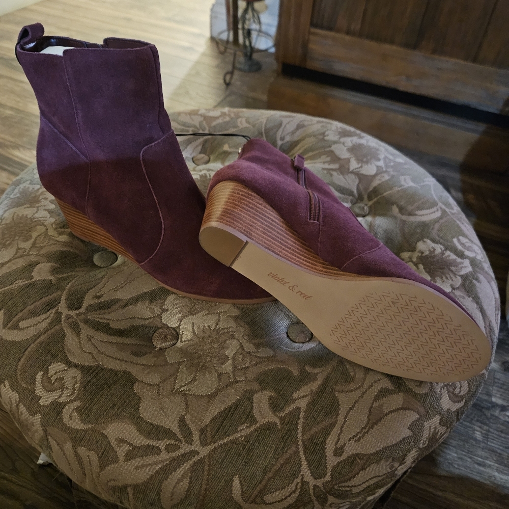 Violet & Red Womens Jay Jay Wedge  Bootie Boots